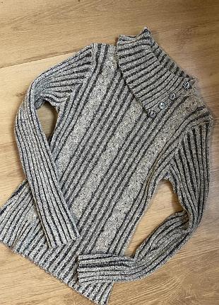 Гольф цікава горловина з гудзиками