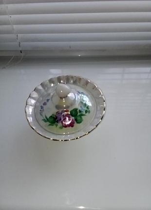 Винтаж _порцелиновая маселка карстений фарфоровой завод перламутр