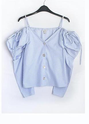 Дуже гарна блуза зі спущеними плечима