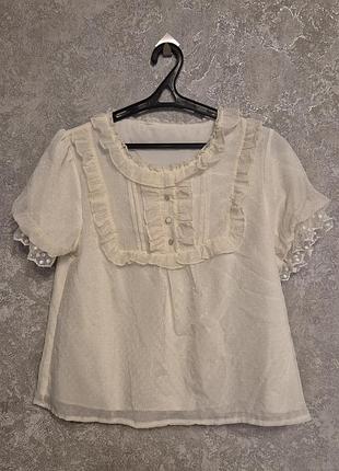 Бежевая блуза в столе лолита
