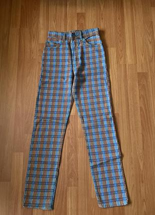 Брюки у клітинку