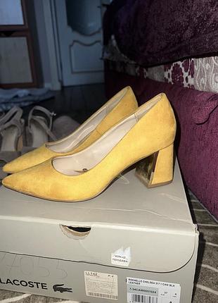 Жовті туфлі zara 35 розмір