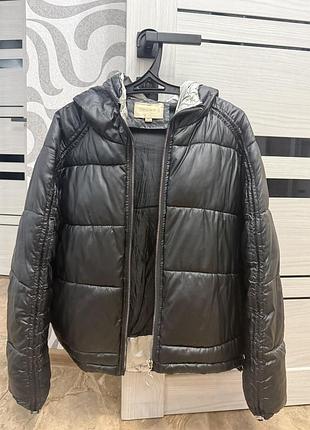 Куртка жіноча демісезонна коротка з капюшоном