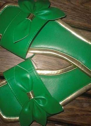 Шлепанцы летние женские