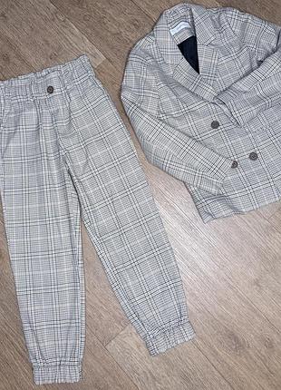 Брючний костюм для дівчинки