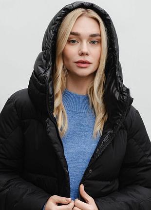 Зимова куртка чорного  та молочного кольору кольору