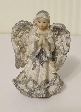 Статуетка  ангел