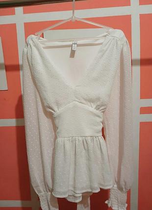 Блузка с регулируя бантом заду для талии