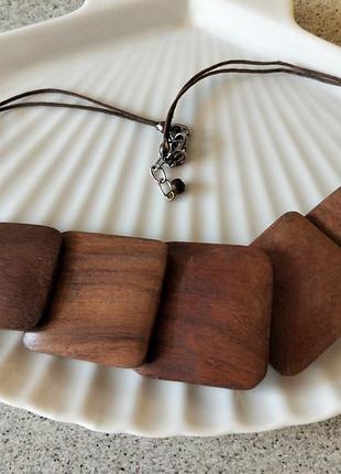 Колье дерево замша