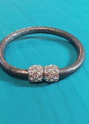 Магнитный браслет с двумя вставками со стразами