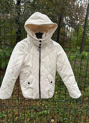 Демисезонная курточка девочке