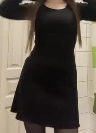 Чорне плаття