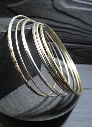 Набор тонких браслетов