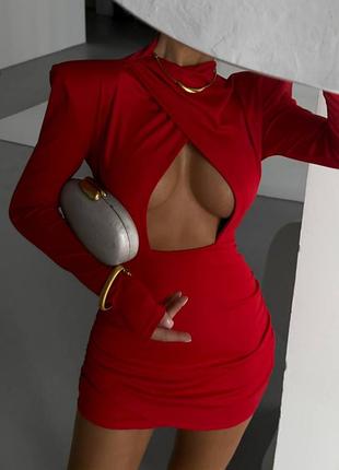 Платье вечернее с пикантным вырезом