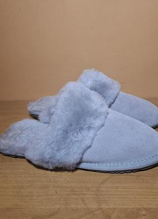 Женские фирменные тапули.
