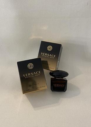 Туалетна вода versace crystal noir.