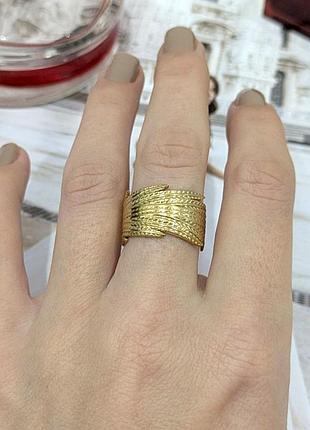 Широке текстуроване кільце з нержавіючої сталі жіноче колечко золотисте кольцо
