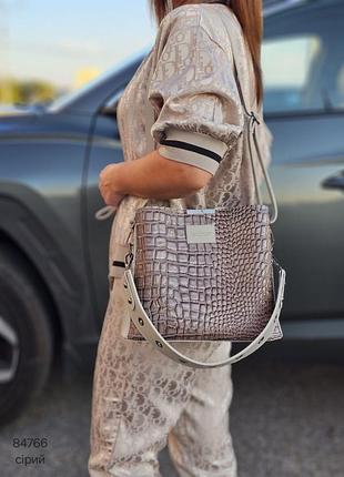 Женская стильная и качественная сумка из эко кожи серая