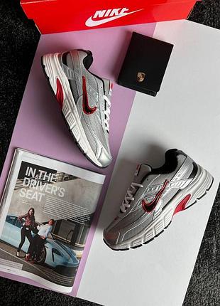 Nike initiator w silver red