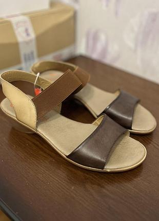 Босоніжки на низькому ходу шкіра натуральна