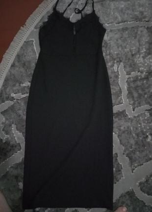 Жата тканина тягнеться
от зара