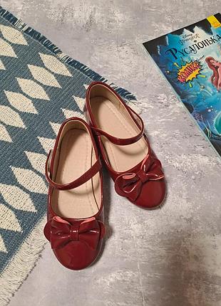 Красные лаковые туфли 28р