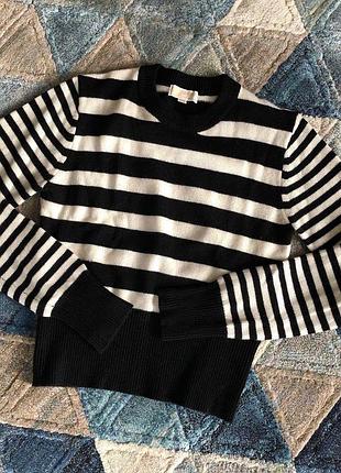 Светр в смужку