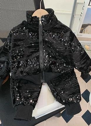 Блестящий костюм для девочки