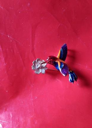 Маленькая брошь птичка колибри