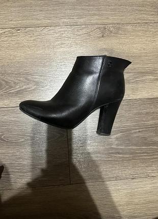 Ботильйони