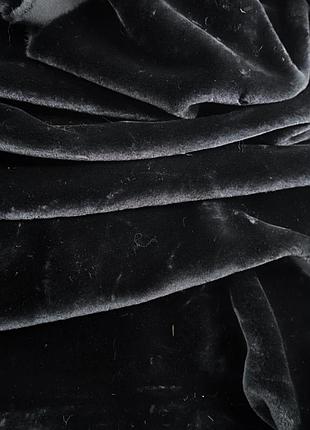 Искусственный мех мутон, высокого качества, черного цвета размер отреза 2 м*1.6м, ворс плотный 1 см.