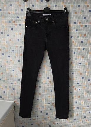 Джинсы calvin klein.