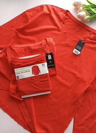 Фирменный лонгслив