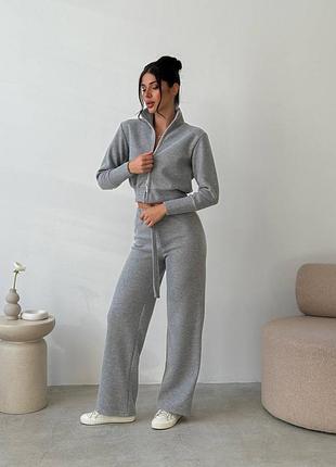 Костюм жіночий