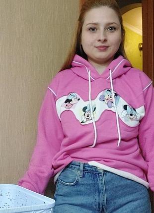 Яркое розовое худи