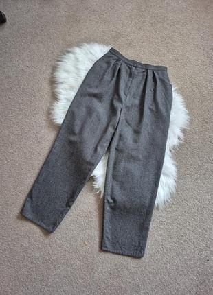 Жіночі вовняні штани
