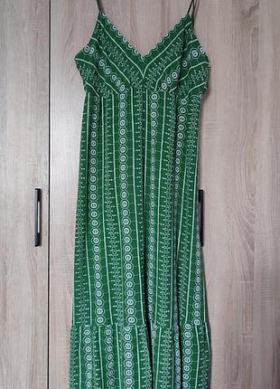 Невероятно стильный сарафан на брительках с открытой спинкой зеленое платье с прорезной вышивкой платья размер 48-50-52