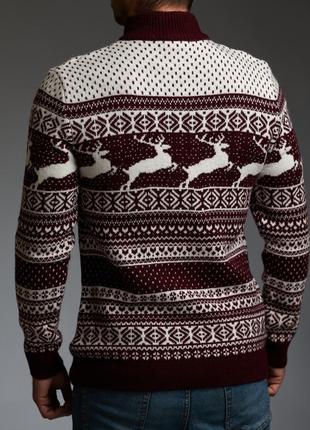 Мужской свитер с оленями бордово белый с прямой горловиной зимний гольф / кофта2 фото