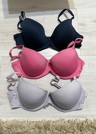 Комплект бюстгальтерів