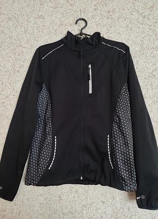 Черная спортивная куртка софтшелл crivit размер m 40