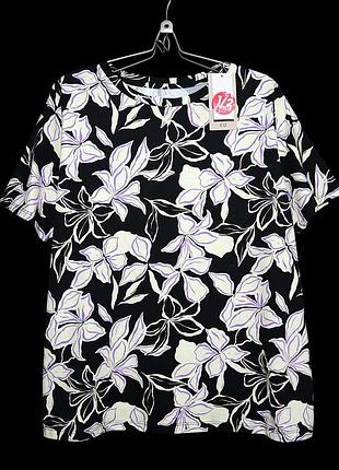 М'яка бавовняна футболка з квітковим принтом р.18