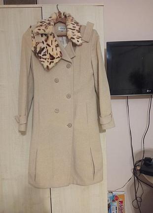 Пальто на холодну осінь з натуральної вовни