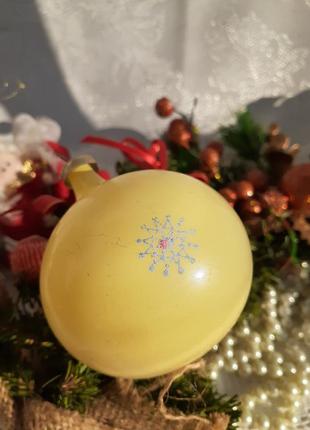 Елочный шар со снежинкой новогодняя игрушка срстр3 фото
