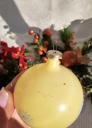 Елочный шар со снежинкой новогодняя игрушка срстр4 фото