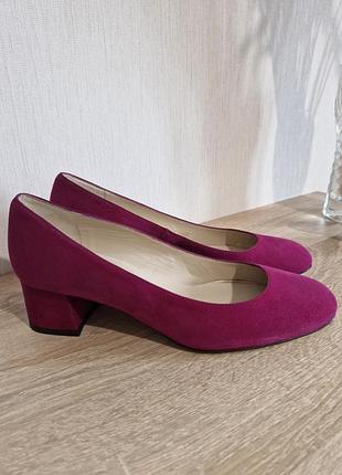 Женские замшевые ярко розовые туфли l.k.bennett размер 38
