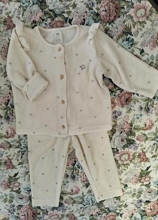 Костюм для девочки 74 размер, 6-9 месяцев