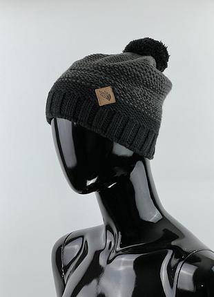 Зимова шапка з помпоном