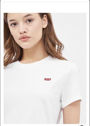 Жіноча біла футболка levi's, розмір s