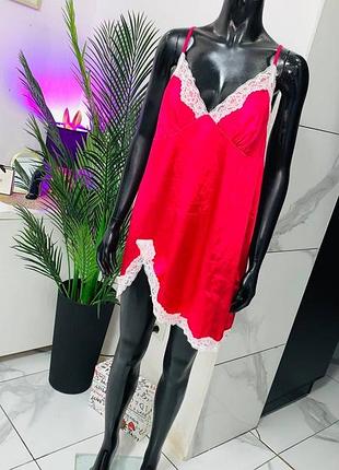 Атласный пеньюар (3xl) с белым кружевом