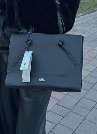 Черная кожаная сумка шопер